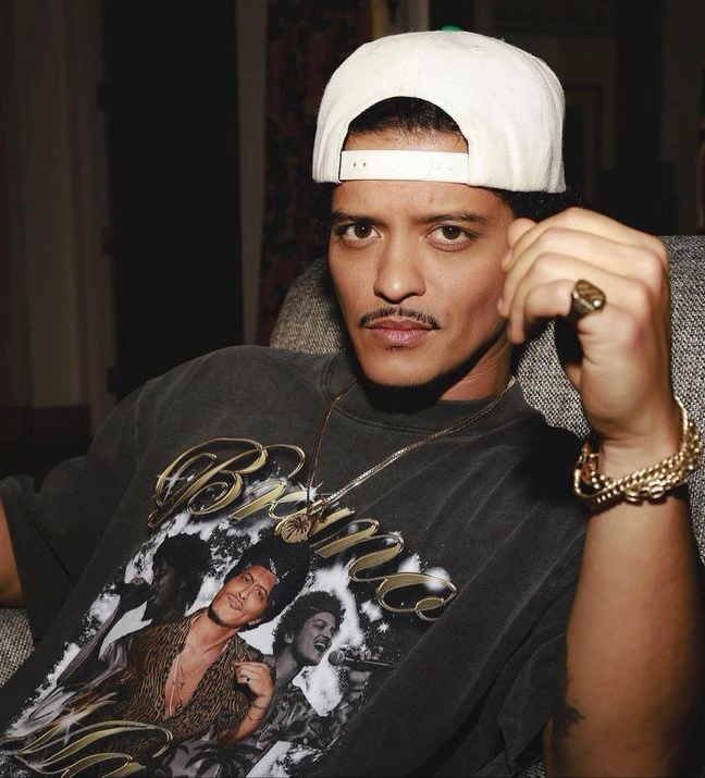 A moment captured by Bruno Mars's fan