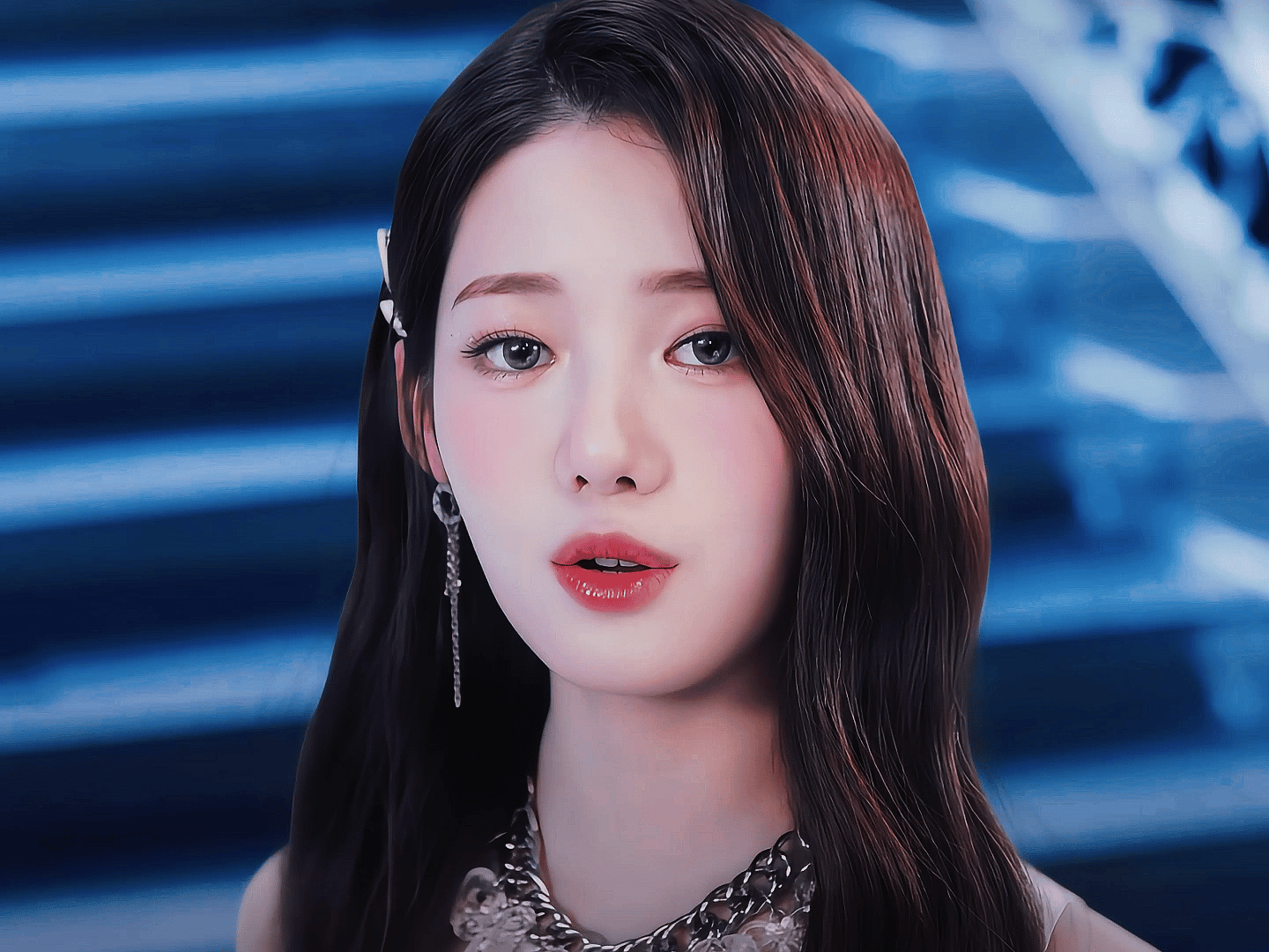 Behind-the-scenes cut of Rora (BABYMONSTER)
