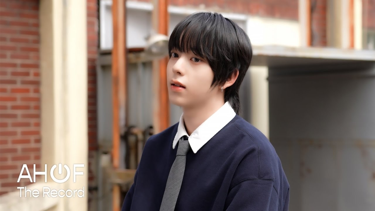 A moment captured by AHOF's fan