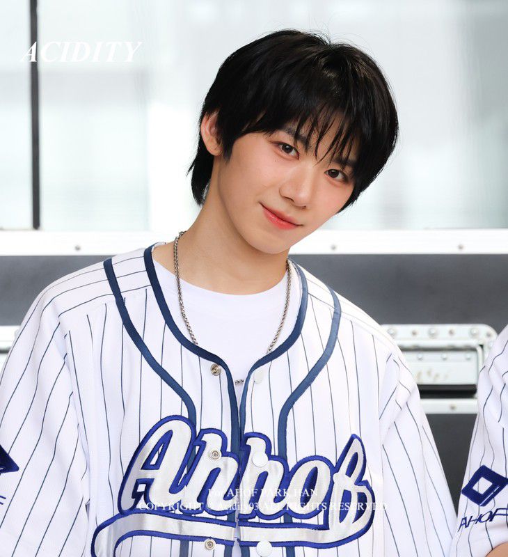 Behind-the-scenes cut of Park Han (AHOF)