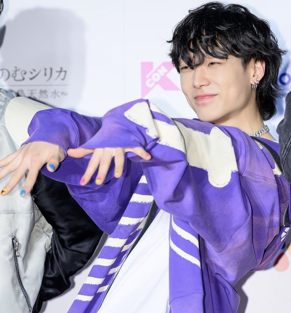 A moment captured by BOBBY (iKON)'s fan