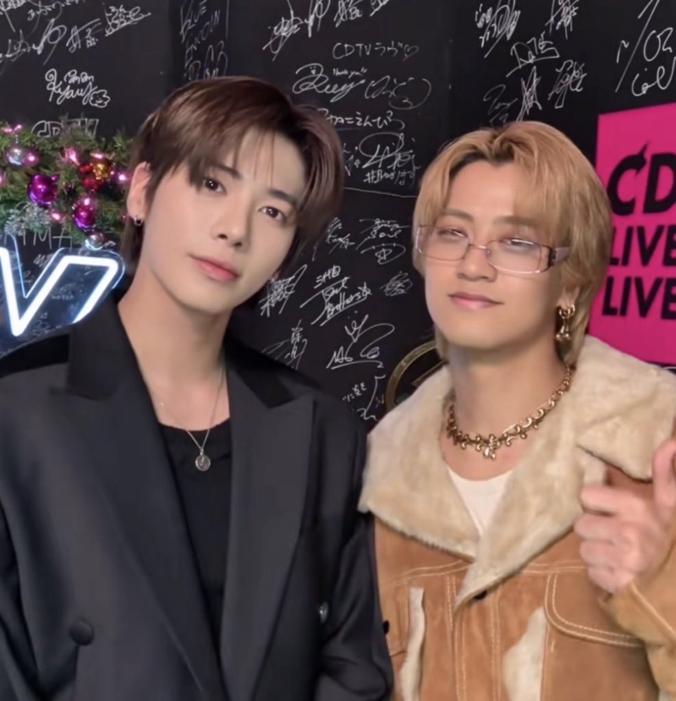 Foto aktivitas terbaru Taehyun (TOMORROW X TOGETHER)