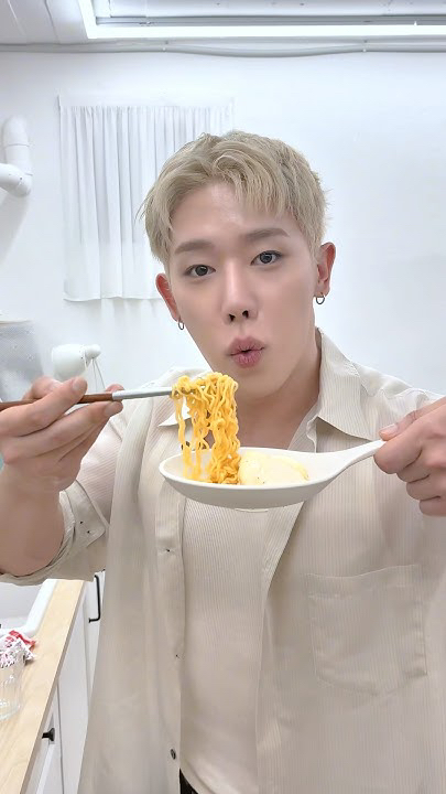 Fan-made special wallpaper for Wonho