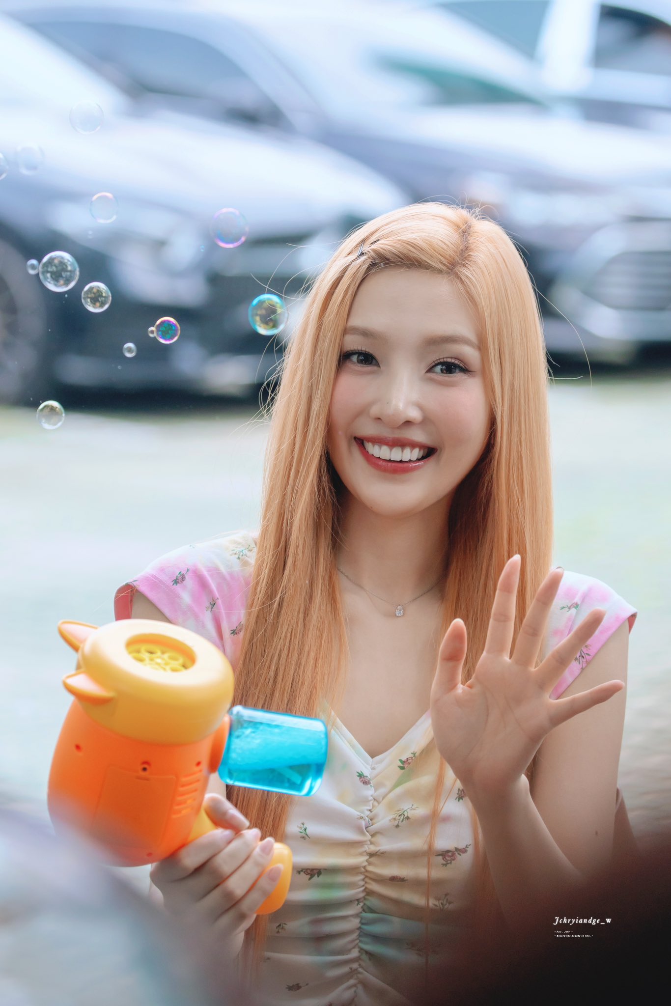 Behind-the-scenes cut of Joy (Red Velvet)