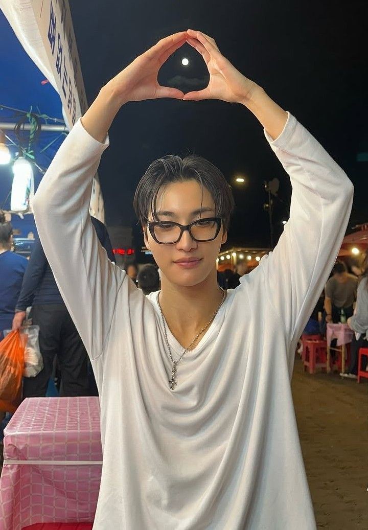 星和 (ATEEZ)的最新照片