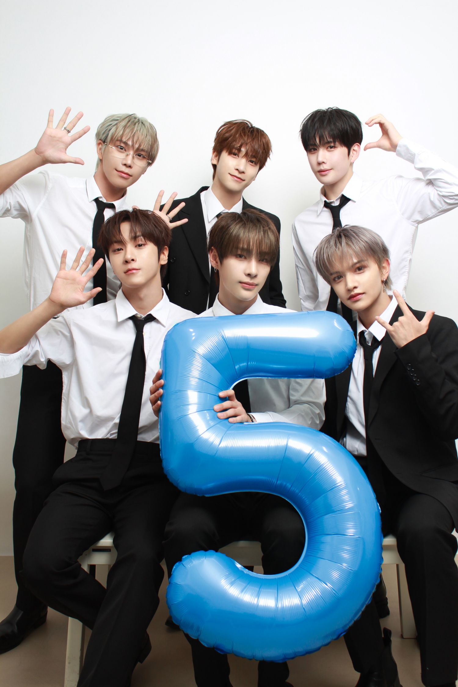 A moment captured by BAE173's fan