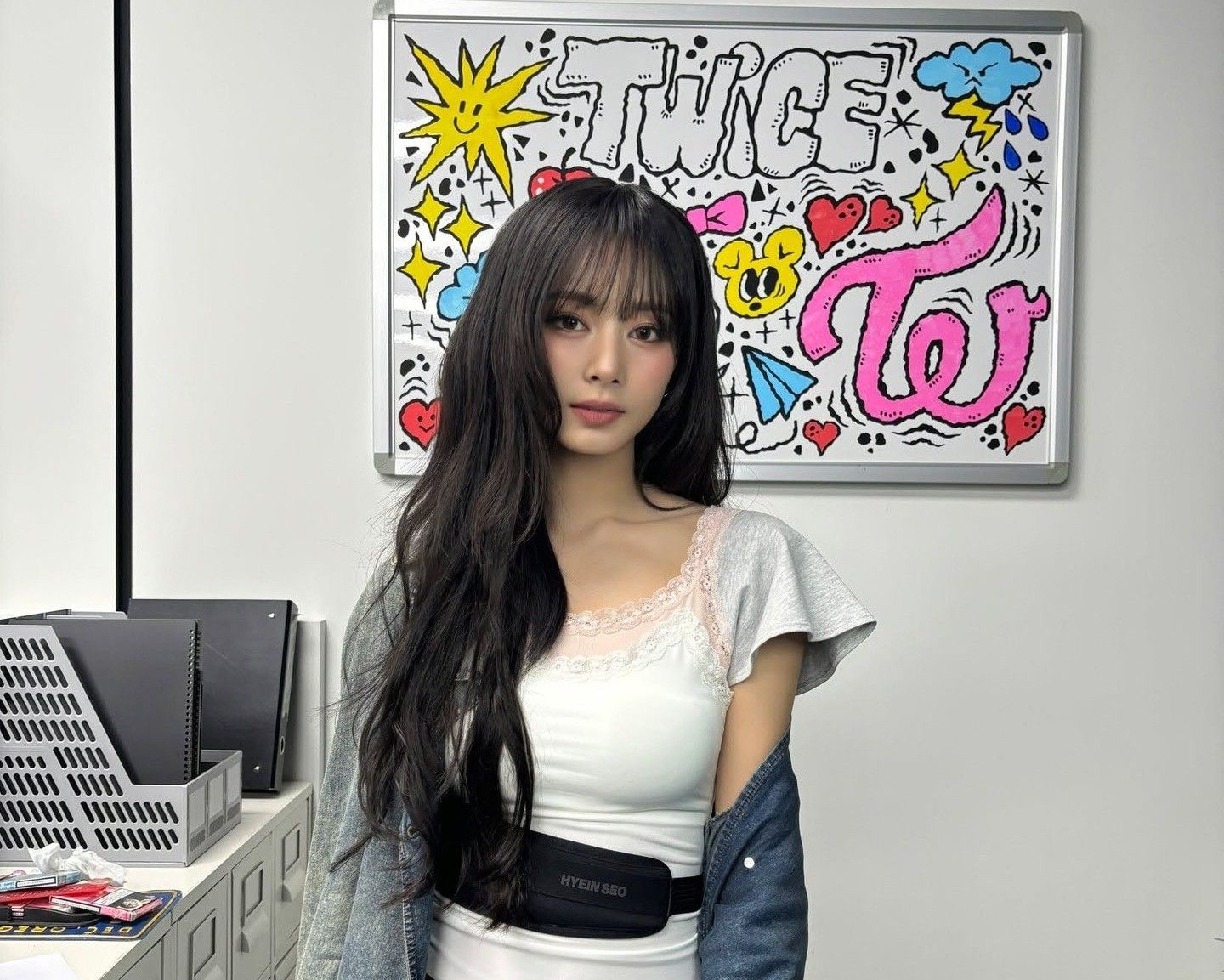 Foto aktivitas terbaru Tzuyu (TWICE)
