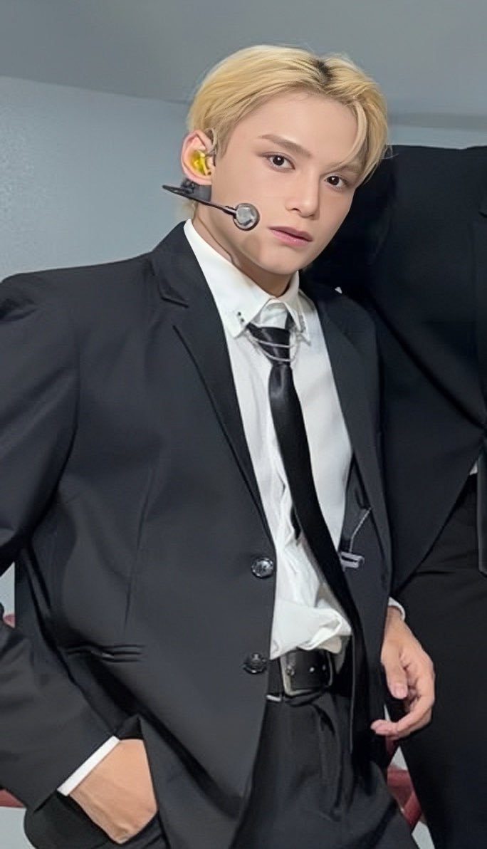 A moment captured by Zayyan (XODIAC)'s fan