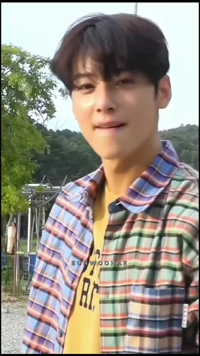 A moment captured by Eunwoo (ASTRO)'s fan