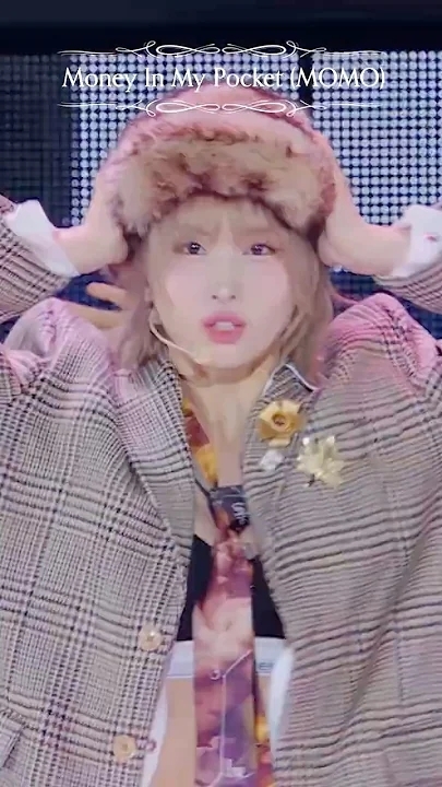 Fandom-recommended wallpaper image of Momo (TWICE)