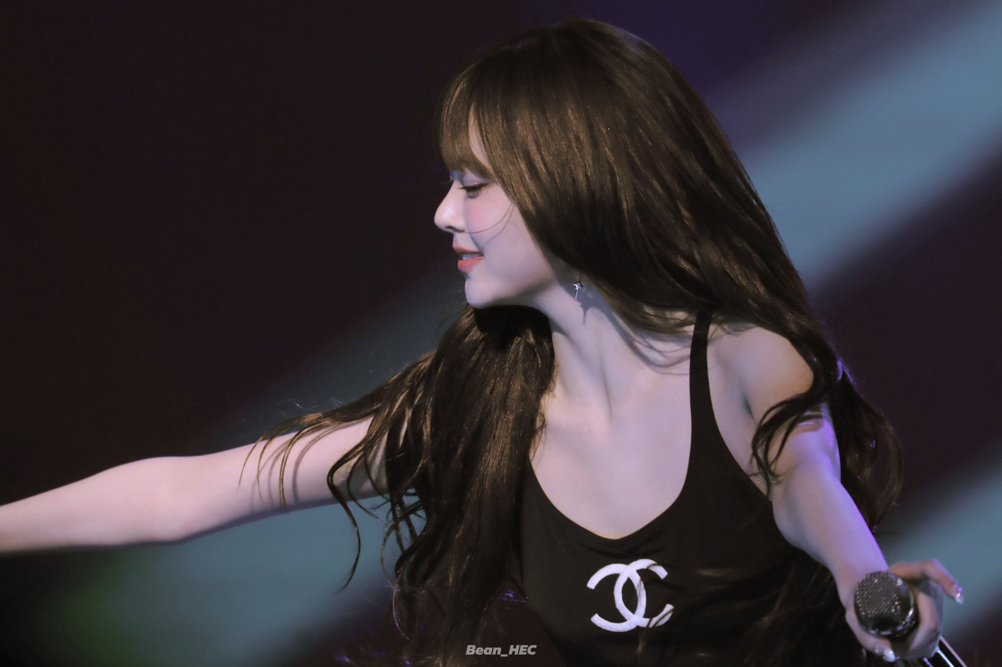 A moment captured by Hong Eunchae (LE SSERAFIM)'s fan