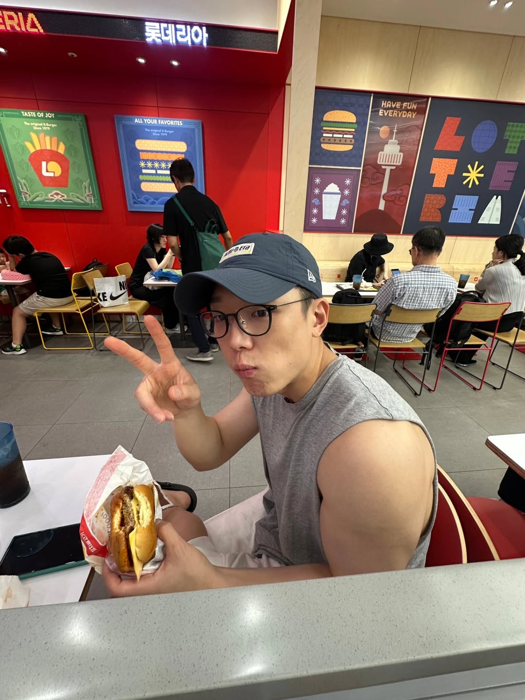 Behind-the-scenes cut of BOBBY (iKON)
