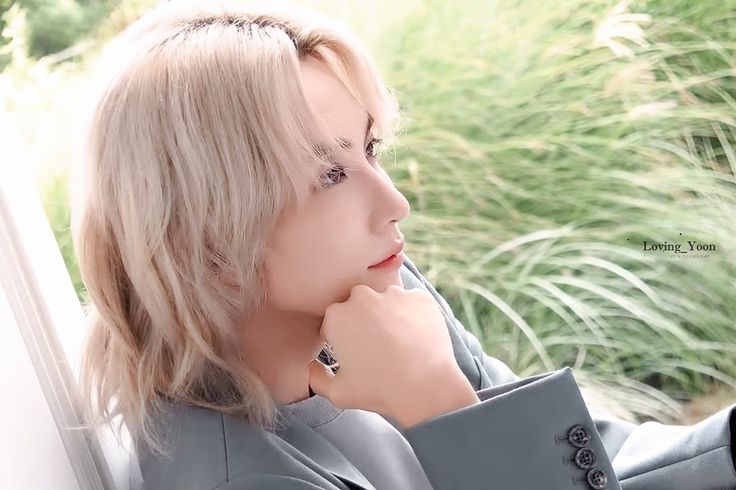 Latest photo of Jeonghan (SEVENTEEN)