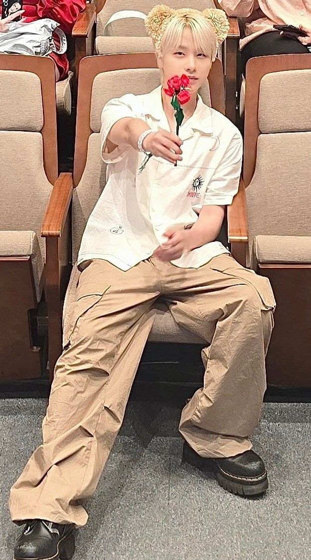 Latest photo of JAY (iKON)