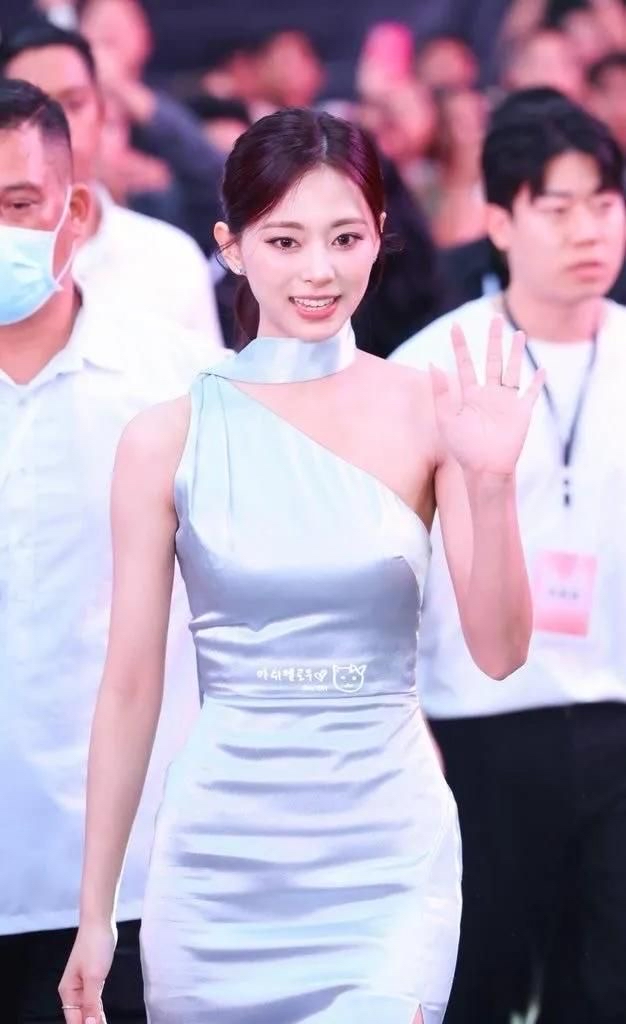 Recent activity shot of Tzuyu (TWICE)