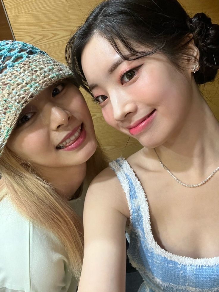 A moment captured by Dahyun (TWICE)'s fan