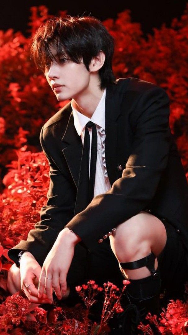 Behind-the-scenes cut of Sunghoon (ENHYPEN)