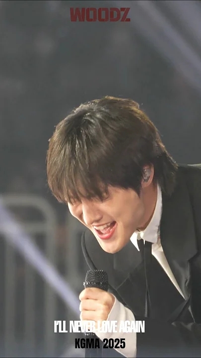 A moment captured by WOODZ's fan