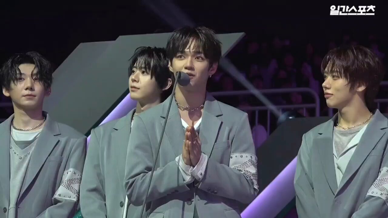 Recent activity shot of JL (AHOF)