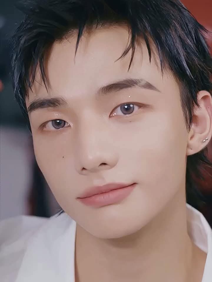 Foto terbaru Hyunjin (Stray Kids)