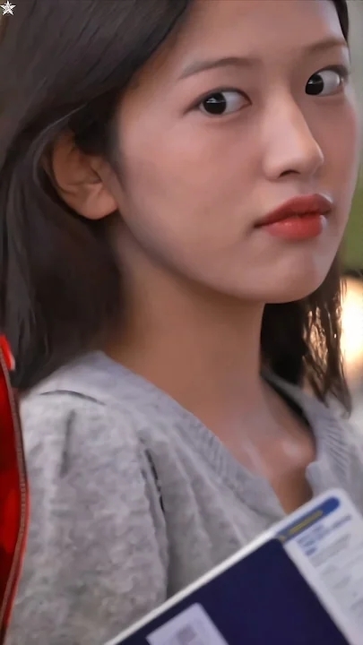 Recent activity shot of An Yujin (IVE)