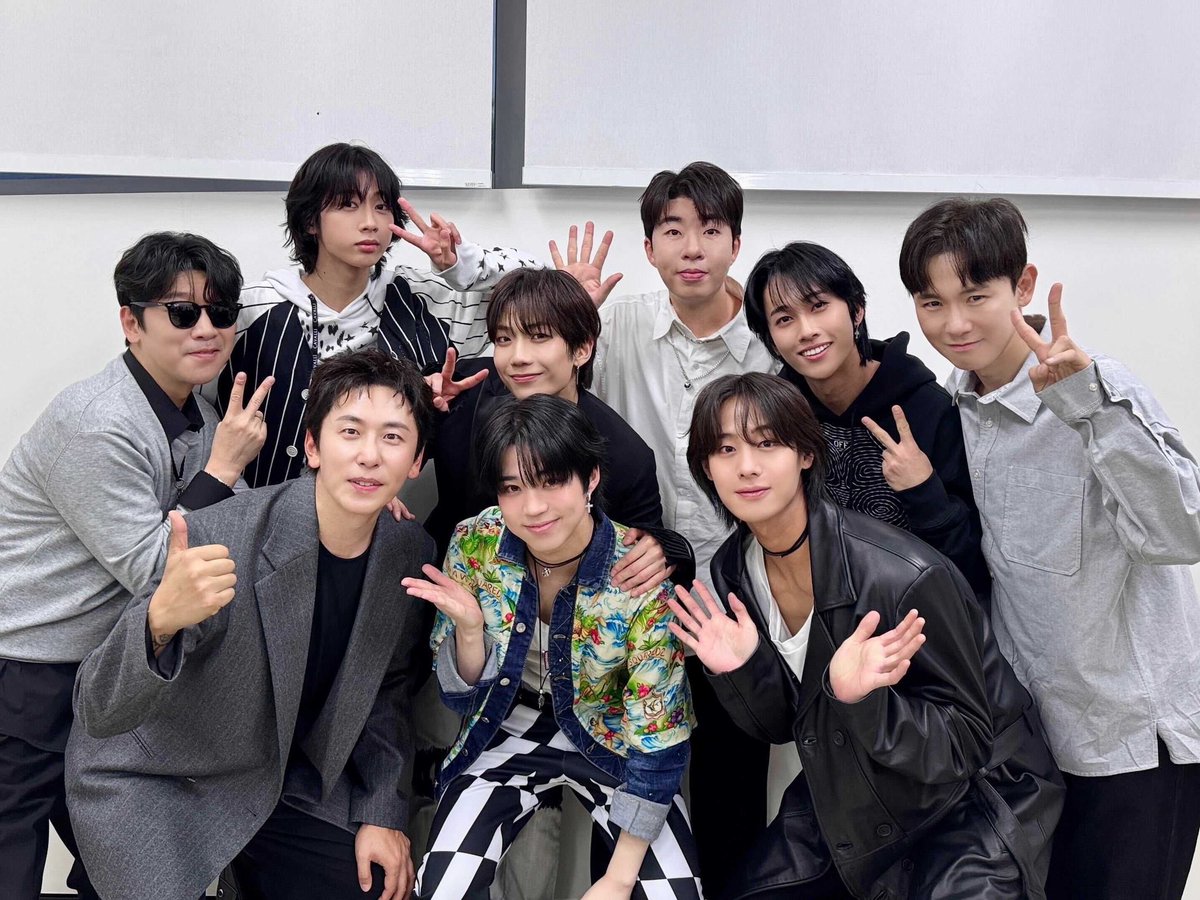 Recent activity shot of Hi-Fi Un!corn