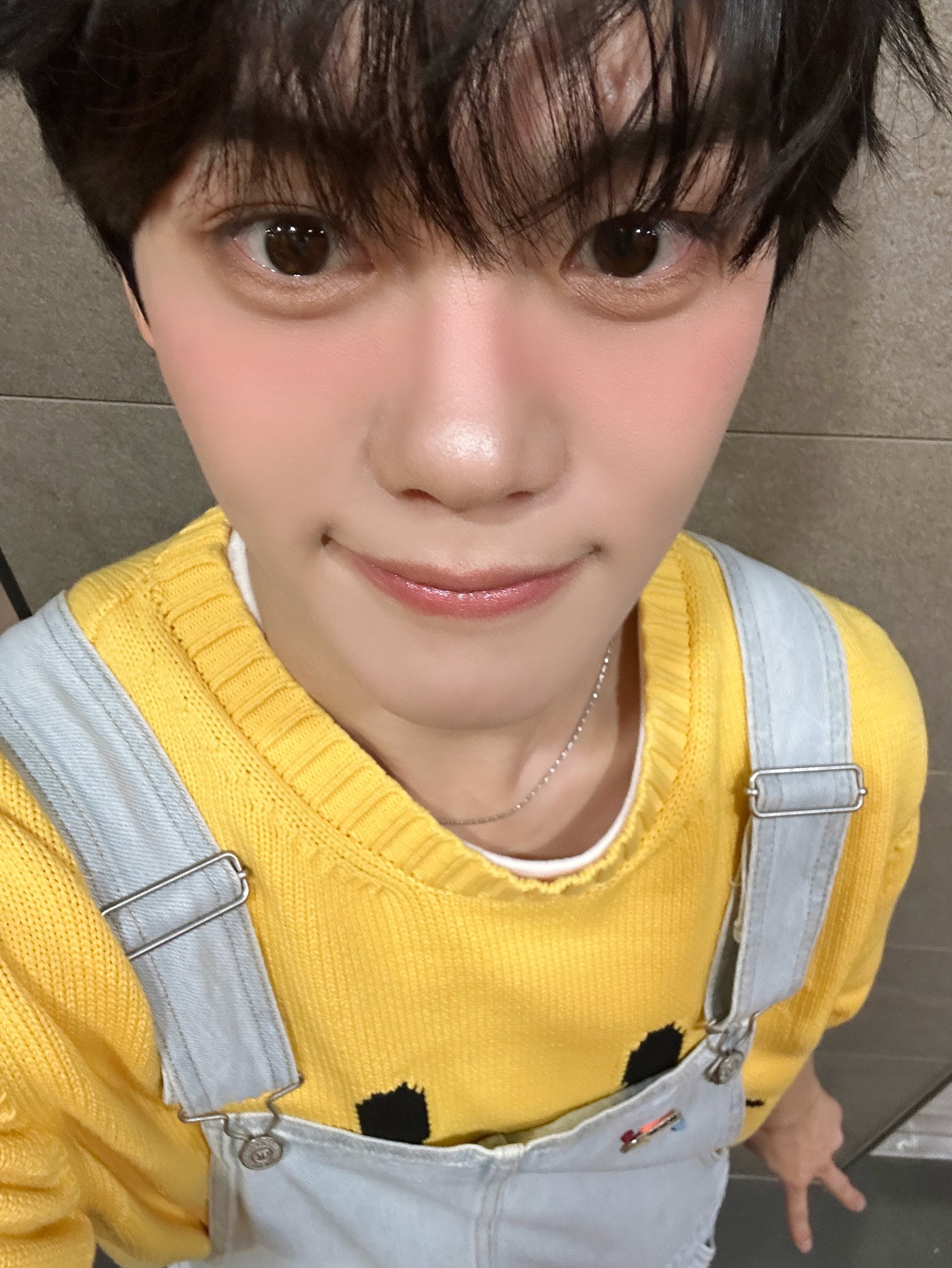 Latest photo of Kim Gyuvin (ZEROBASEONE)