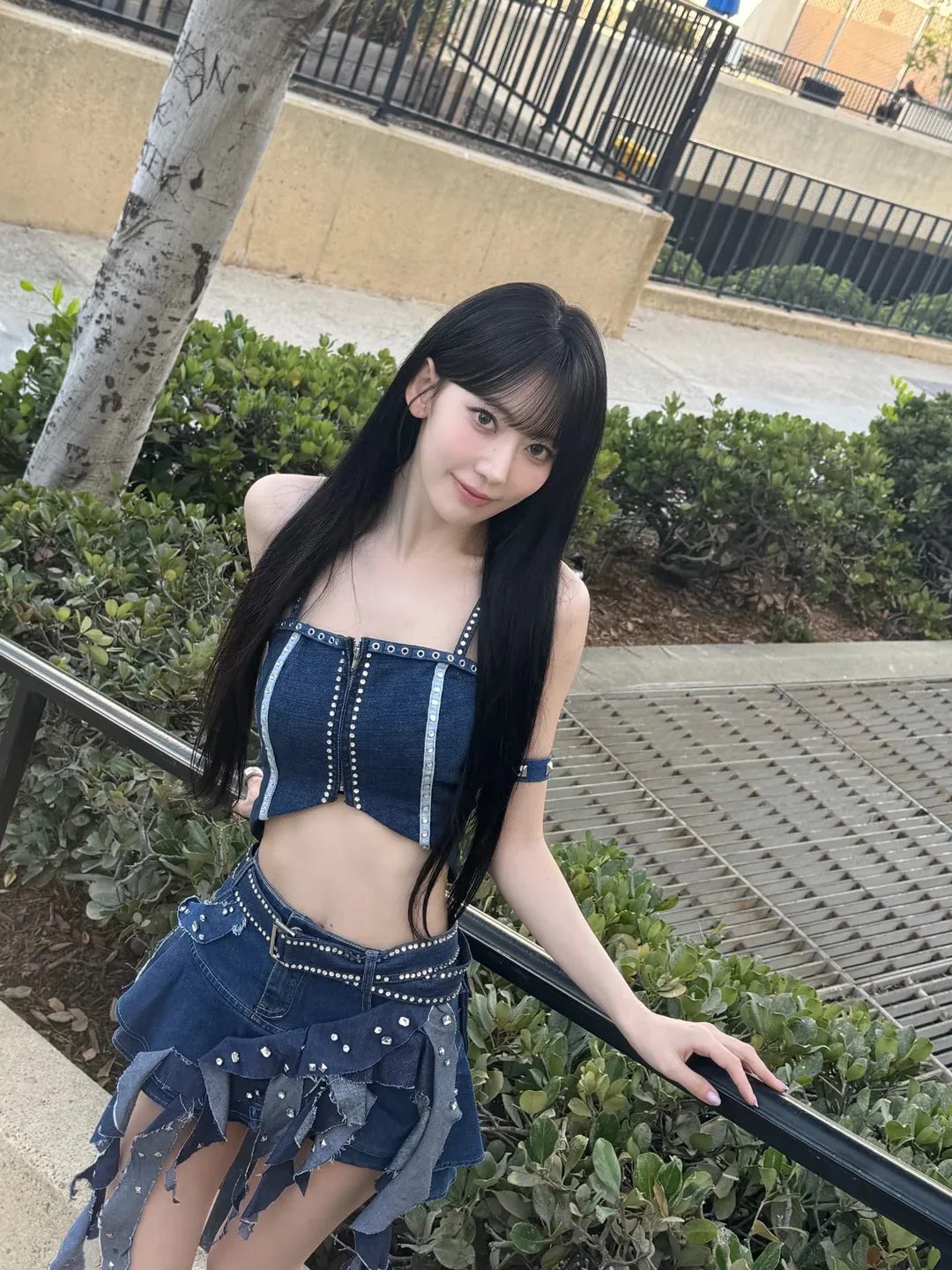 Latest photo of Sakura (LE SSERAFIM)