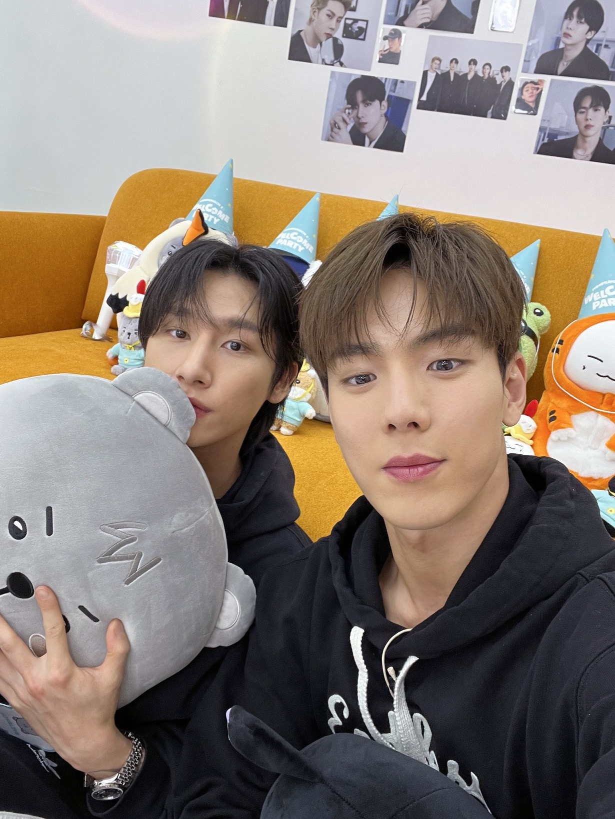 Recent activity shot of Shownu (MONSTA X)