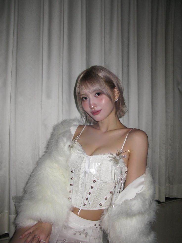 モモ (TWICE)の最新写真
