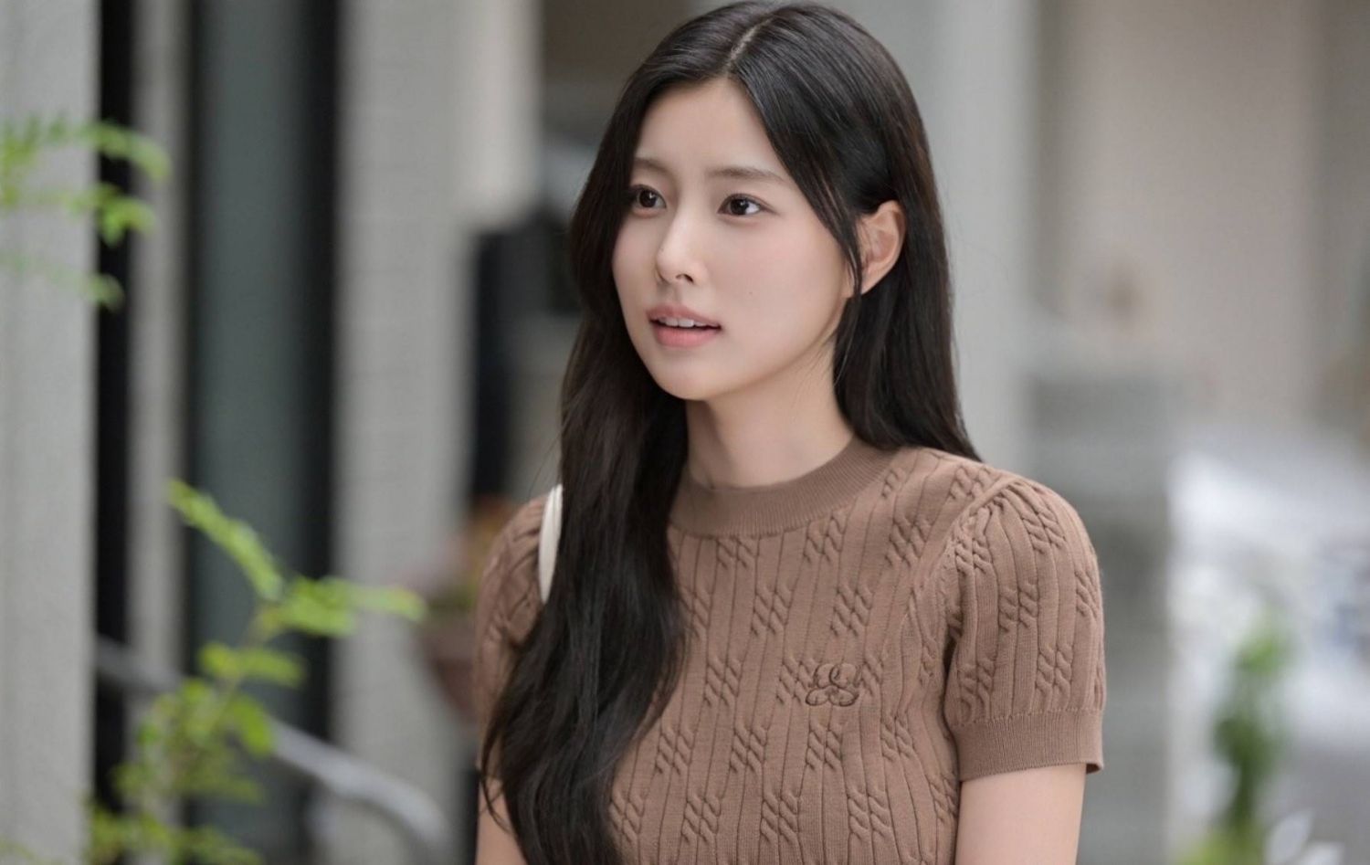 A moment captured by Kang Hyewon's fan