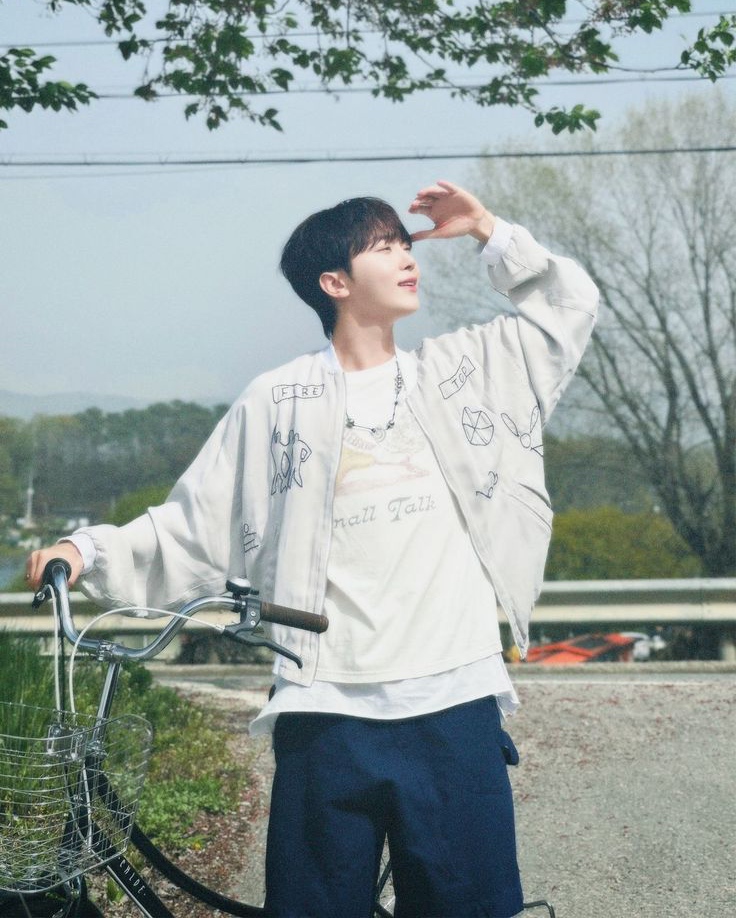 Latest photo of Seungkwan (SEVENTEEN)