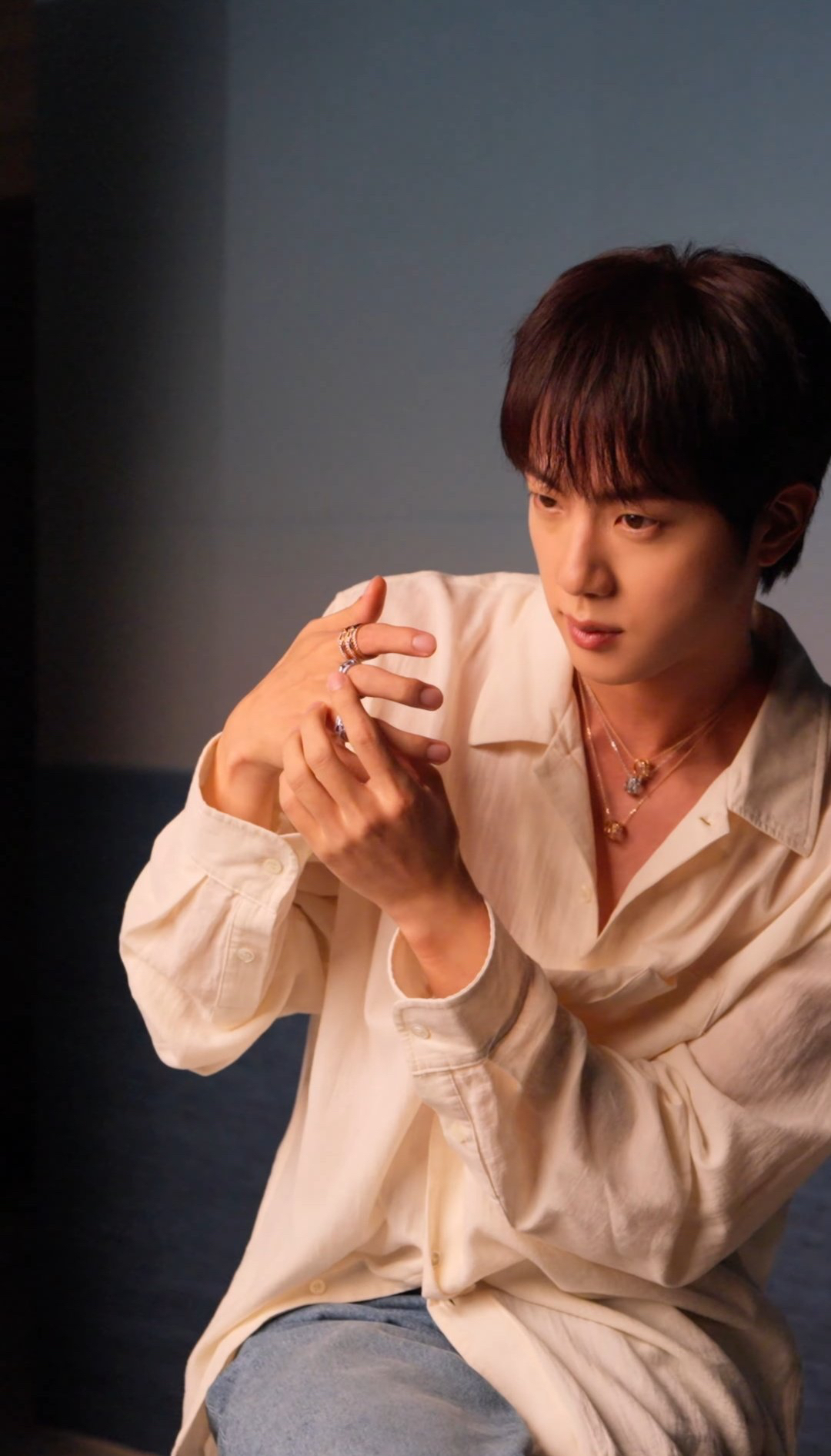 진 (방탄소년단)의 비하인드 컷