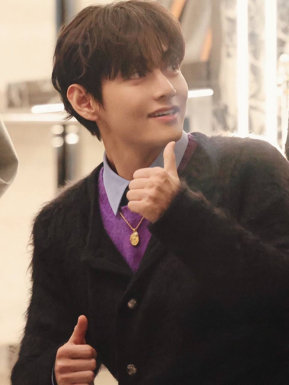 Latest photo of V (BTS)