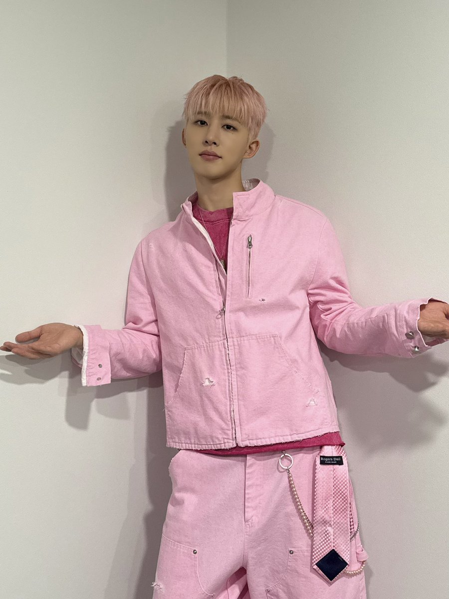 Behind-the-scenes cut of B.I