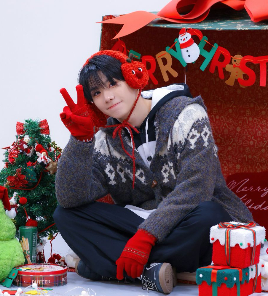 Behind-the-scenes cut of Park Han (AHOF)