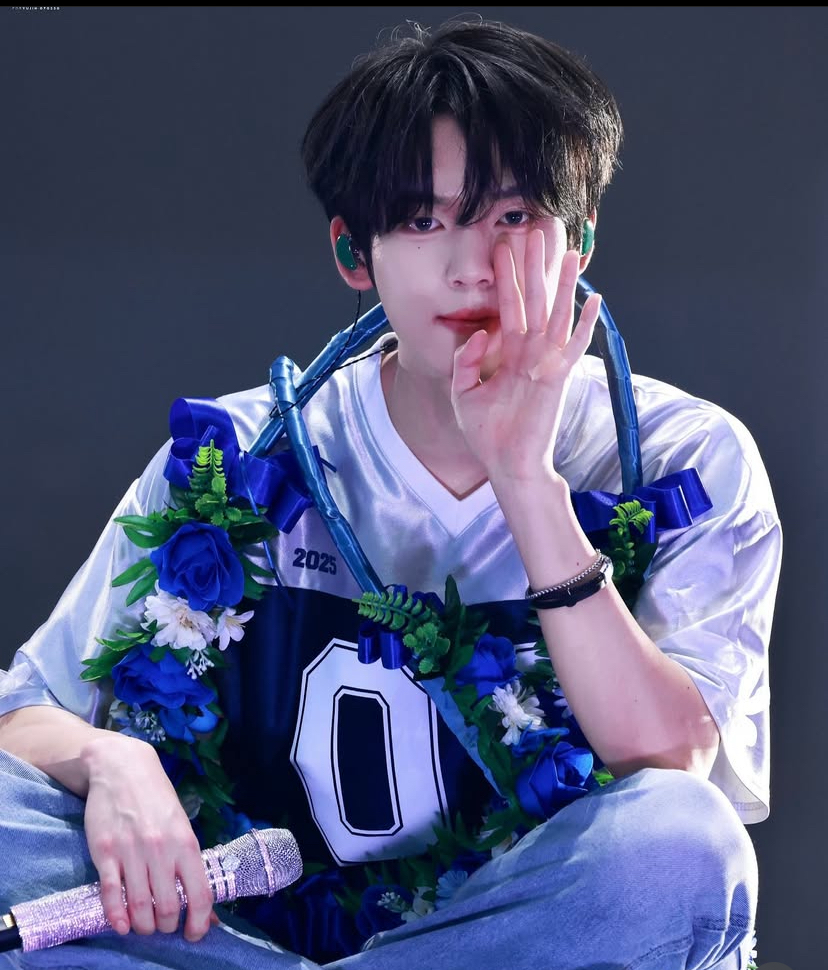 Behind-the-scenes cut of Han Yujin (ZEROBASEONE)