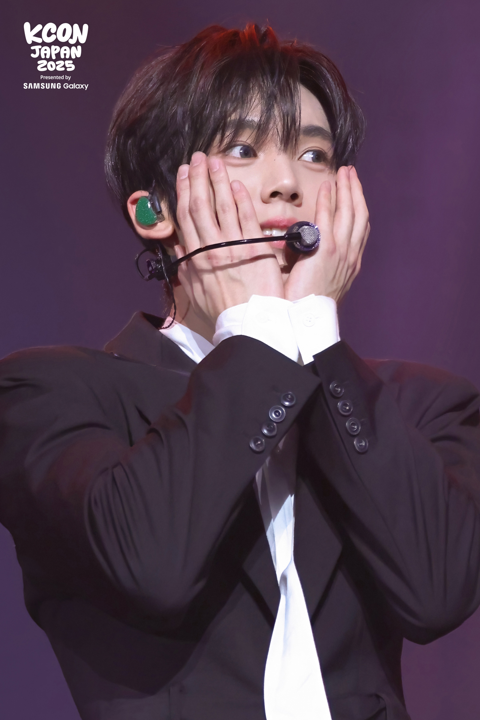 Recent activity shot of Han Yujin (ZEROBASEONE)