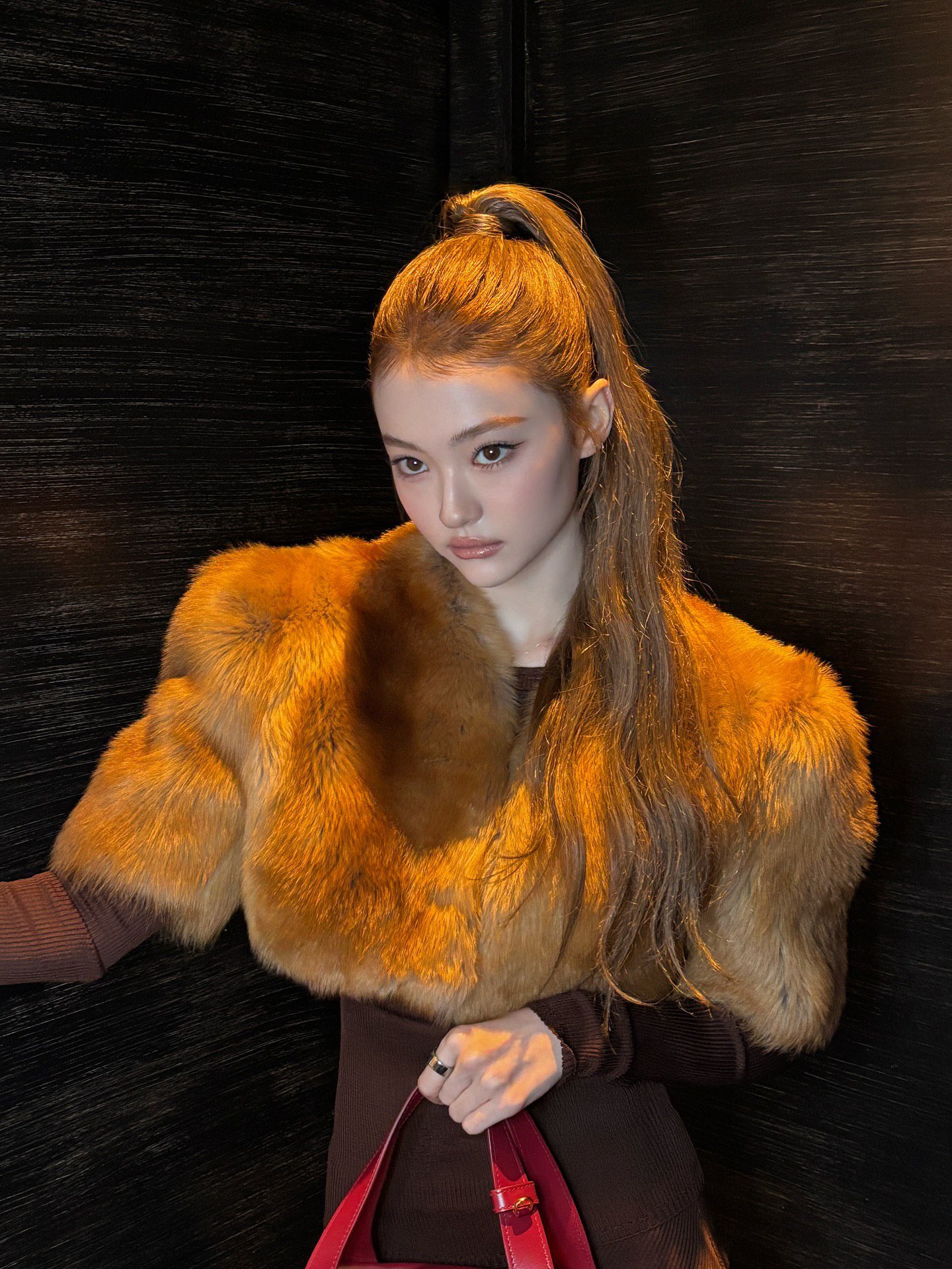 Behind-the-scenes cut of Ella (MEOVV)