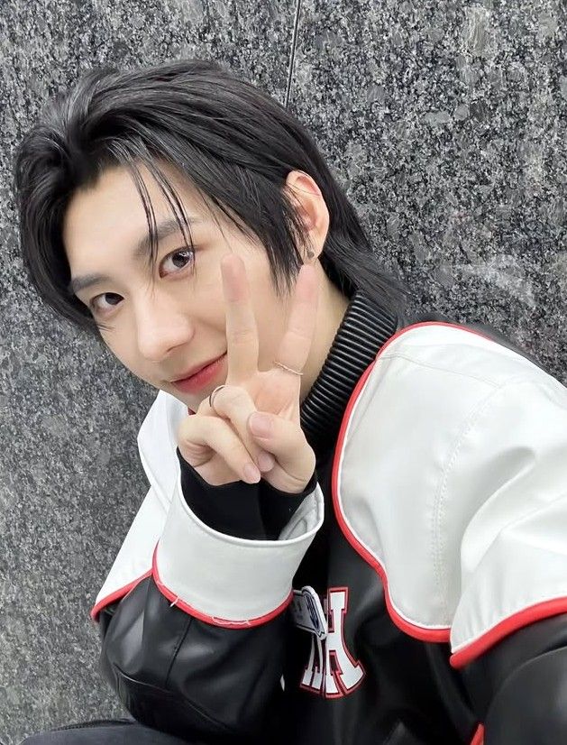 Behind-the-scenes cut of Park Han (AHOF)