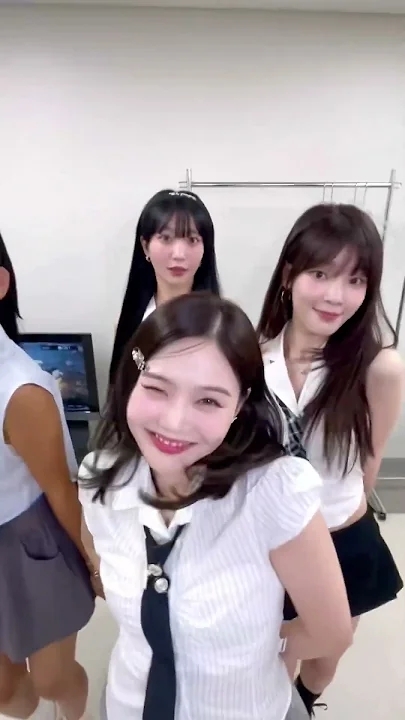 Recent activity shot of OH MY GIRL