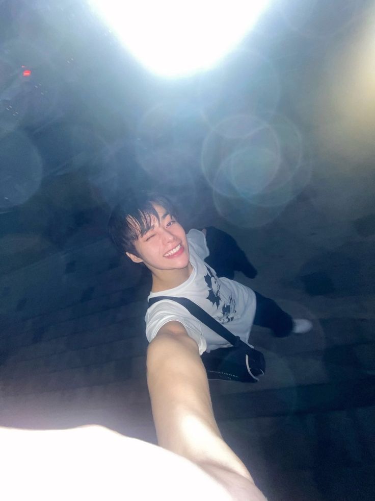 Behind-the-scenes cut of Hanbin (TEMPEST)
