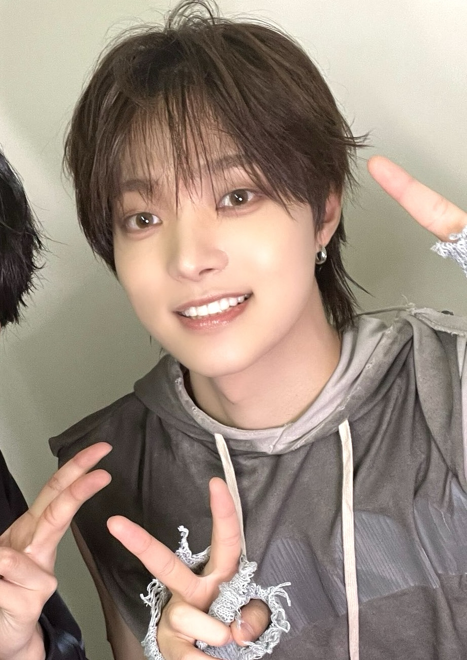Latest photo of EJ (&TEAM)