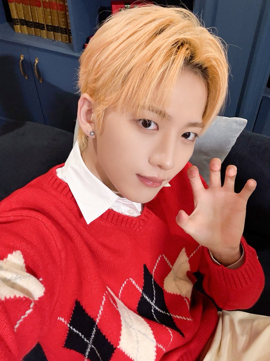 Behind-the-scenes cut of Xikers