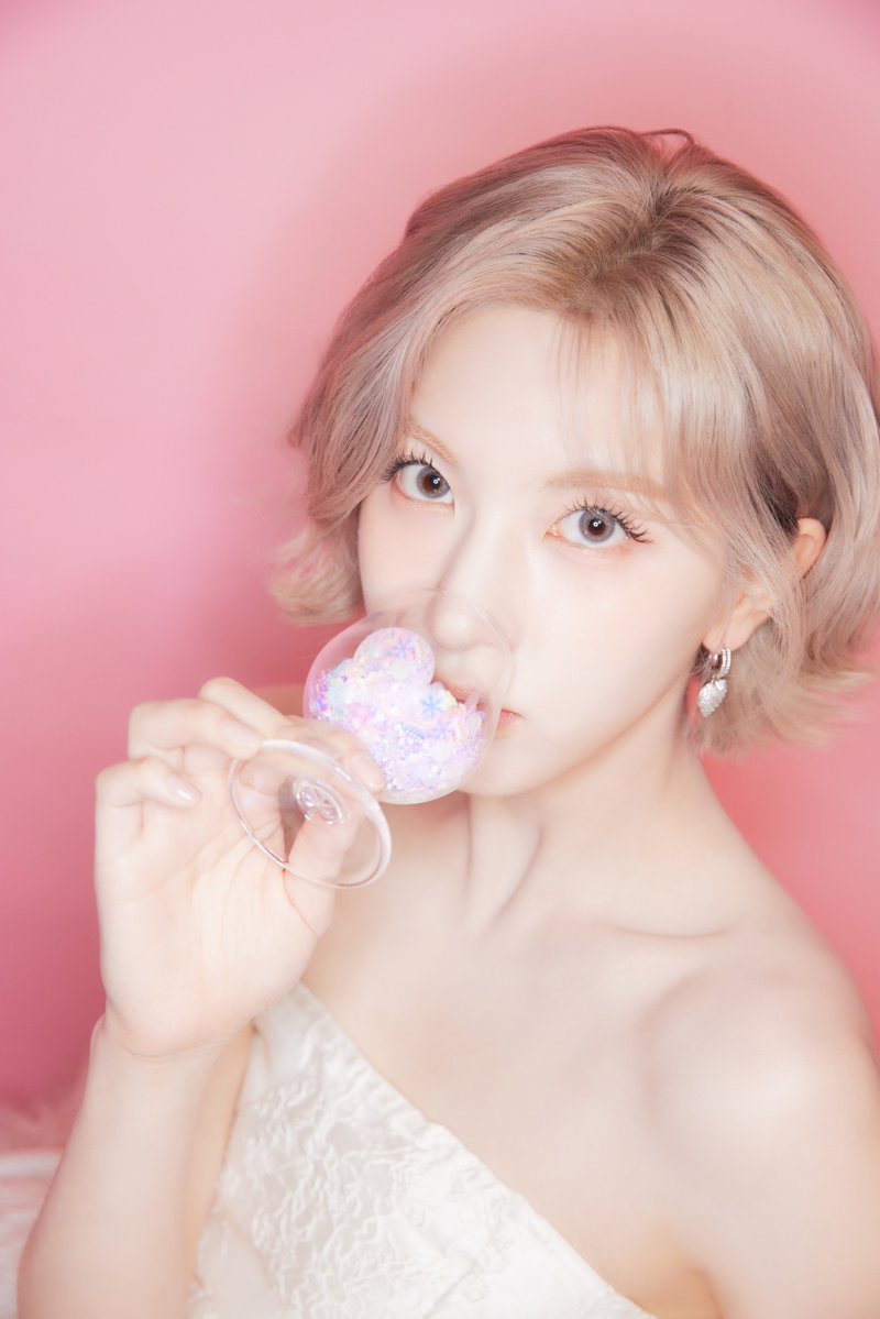 Behind-the-scenes cut of NMIXX