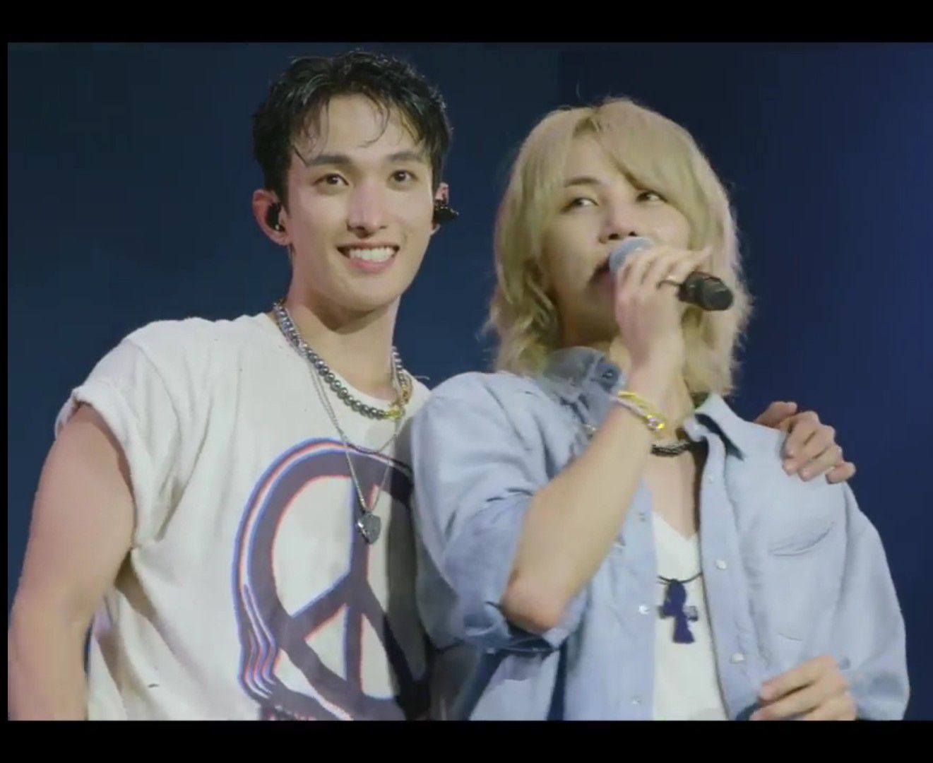 A moment captured by Jeonghan (SEVENTEEN)'s fan