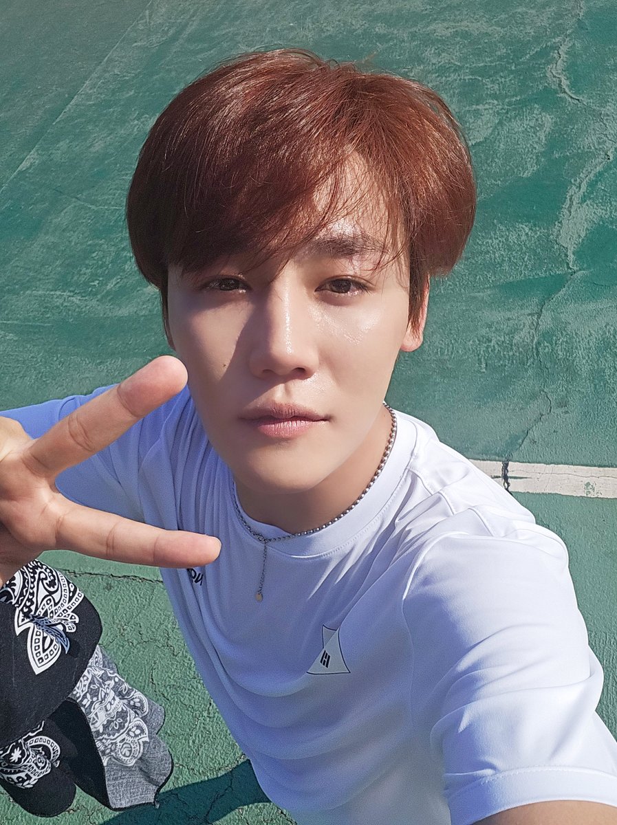 Behind-the-scenes cut of GoldenChild