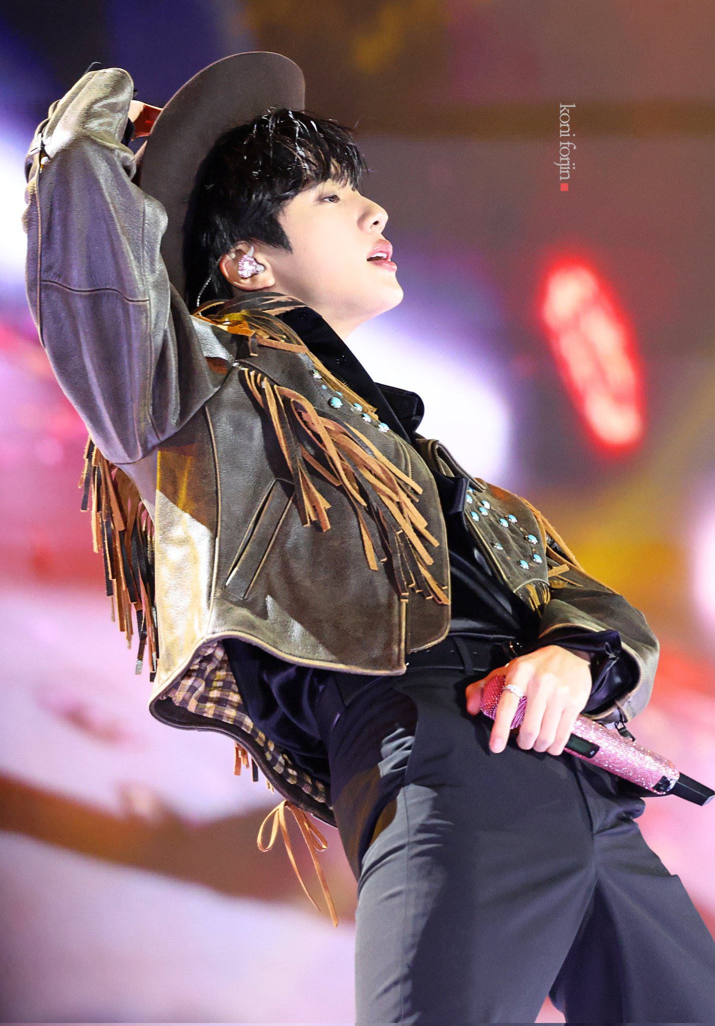 Foto aktivitas terbaru Jin (BTS)