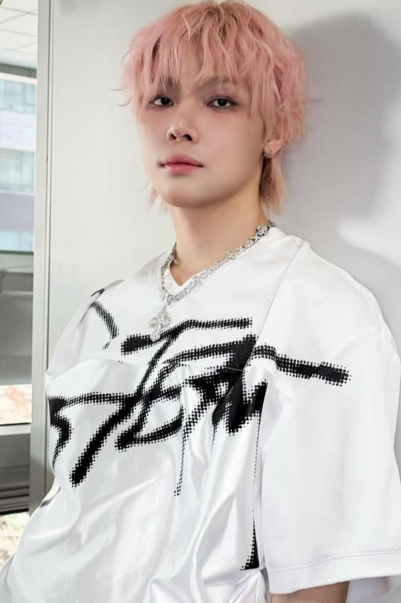 Behind-the-scenes cut of Nicholas (&TEAM)