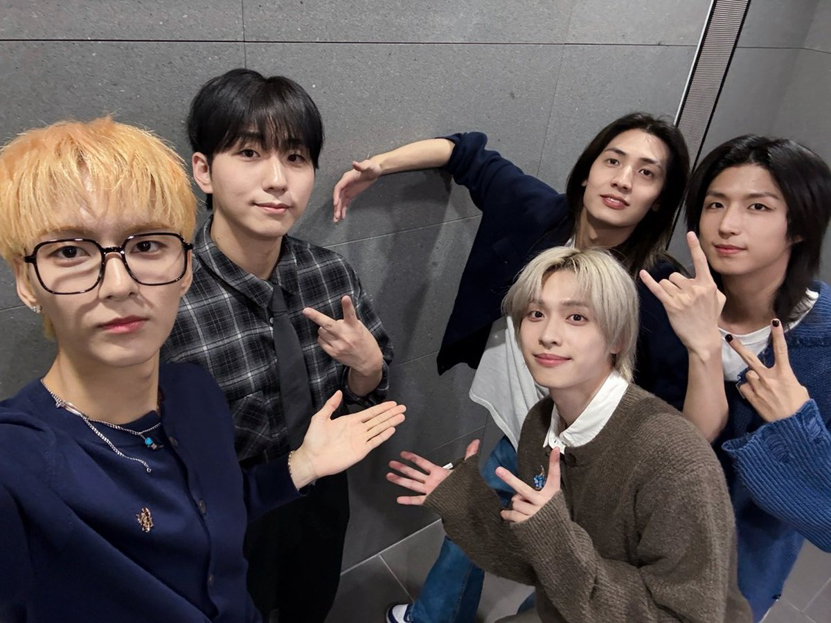 Recent activity shot of Xdinary Heroes